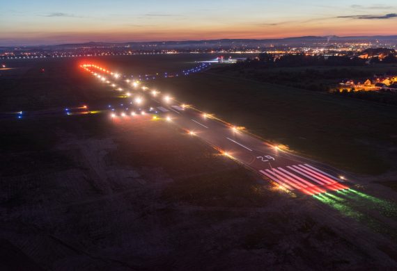 Krośnieńskie lotnisko objęte zasięgiem prywatnej sieci 5G. Nowy etap rozwoju PANS 5G LAB